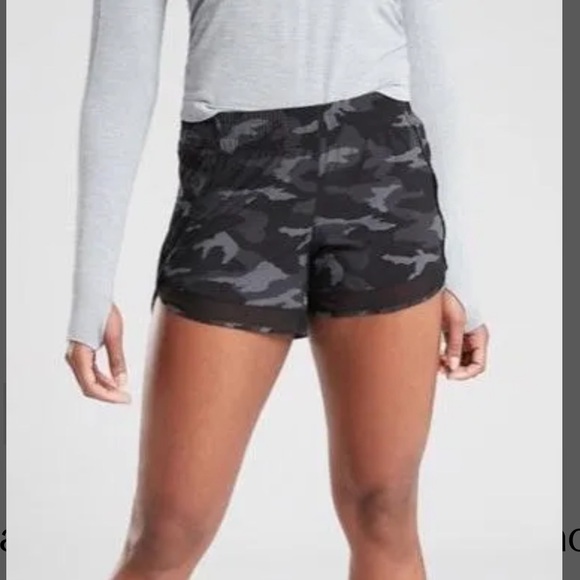 Athleta Printed Mesh Racer Run Shorts 4” size XS Camouflage B58 - Picture 1 of 11